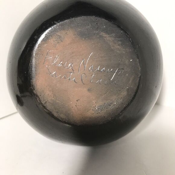 SANTA CLARA PUEBLO BLACK On Black POTTERY Flora Naranjo 6 1/2” inches tall - Picture 6 of 9